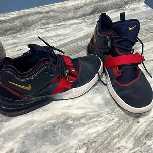 Mens Nike Air Force 270